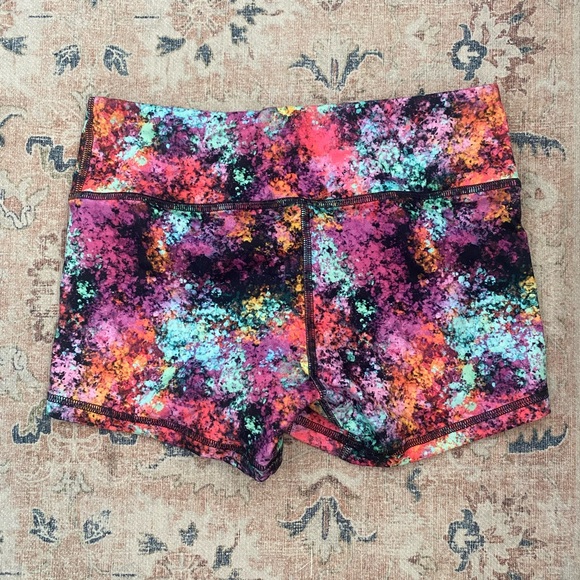 FLEO Shorts - Picture 2 of 4